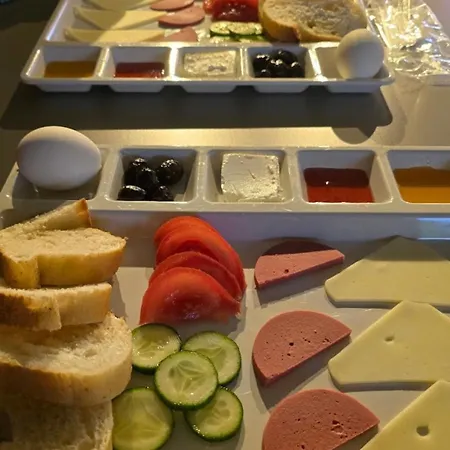 Bzn Airport Hotell 3*