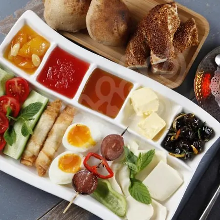 מלון Bzn Airport