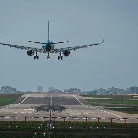 Bzn Airport 3*