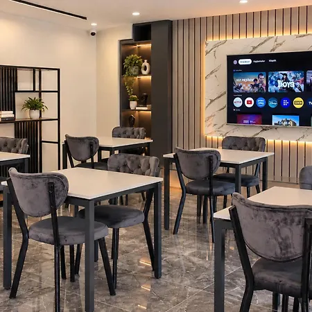 Otel Bzn Airport 3*